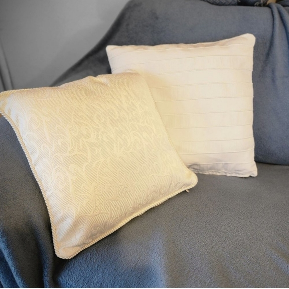 None Other - AS NEW 2x 40cm square cream colour cushions w removal covers